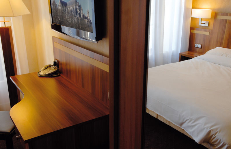 Hotel The Originals Du Grand Monarque Nantes Gare المظهر الخارجي الصورة