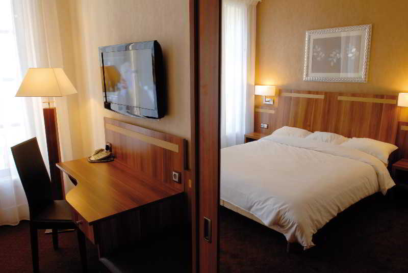 Hotel The Originals Du Grand Monarque Nantes Gare المظهر الخارجي الصورة